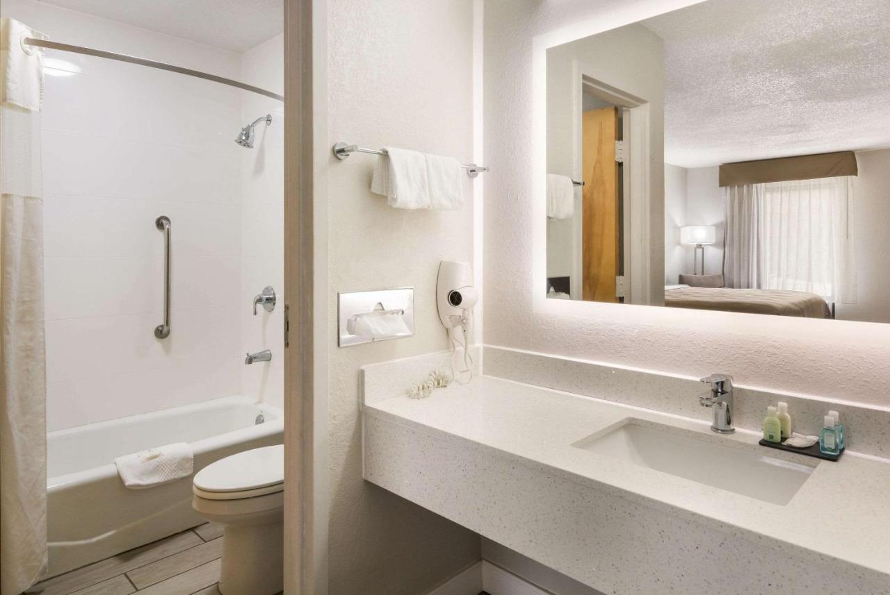 Quality Inn Emporia Eksteriør bilde